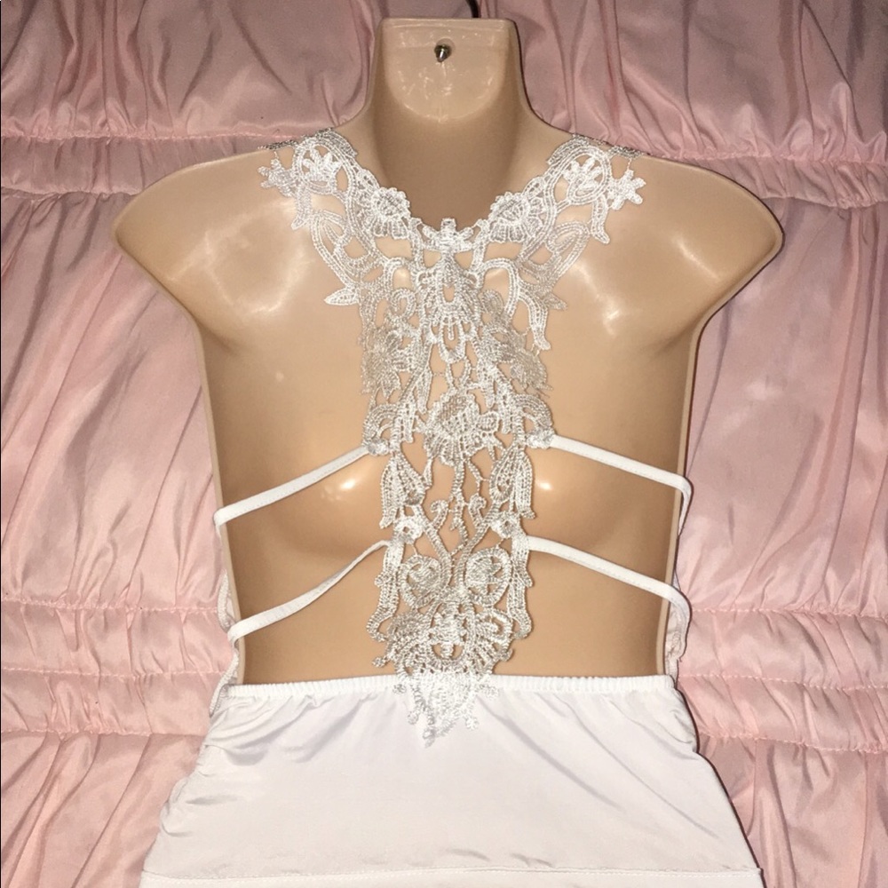 Gorgeous Lace Back Tank Top - Picture 2 of 2